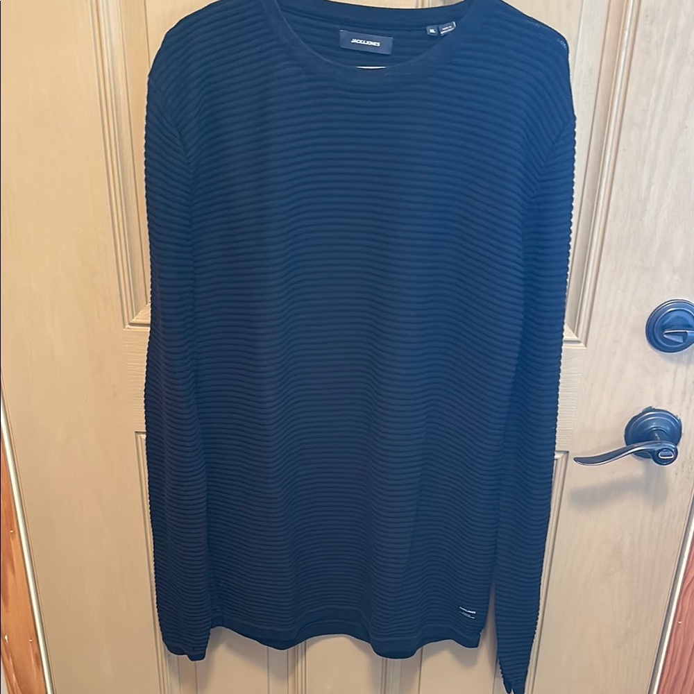 Black Crew Neck Sweatshirt with Textured Pattern